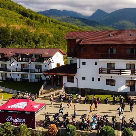 Hanul Patrisiei Cîrţişoara Exterior foto