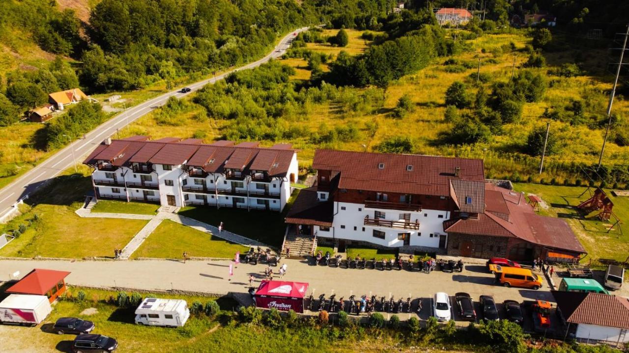 Hanul Patrisiei Cîrţişoara Exterior foto