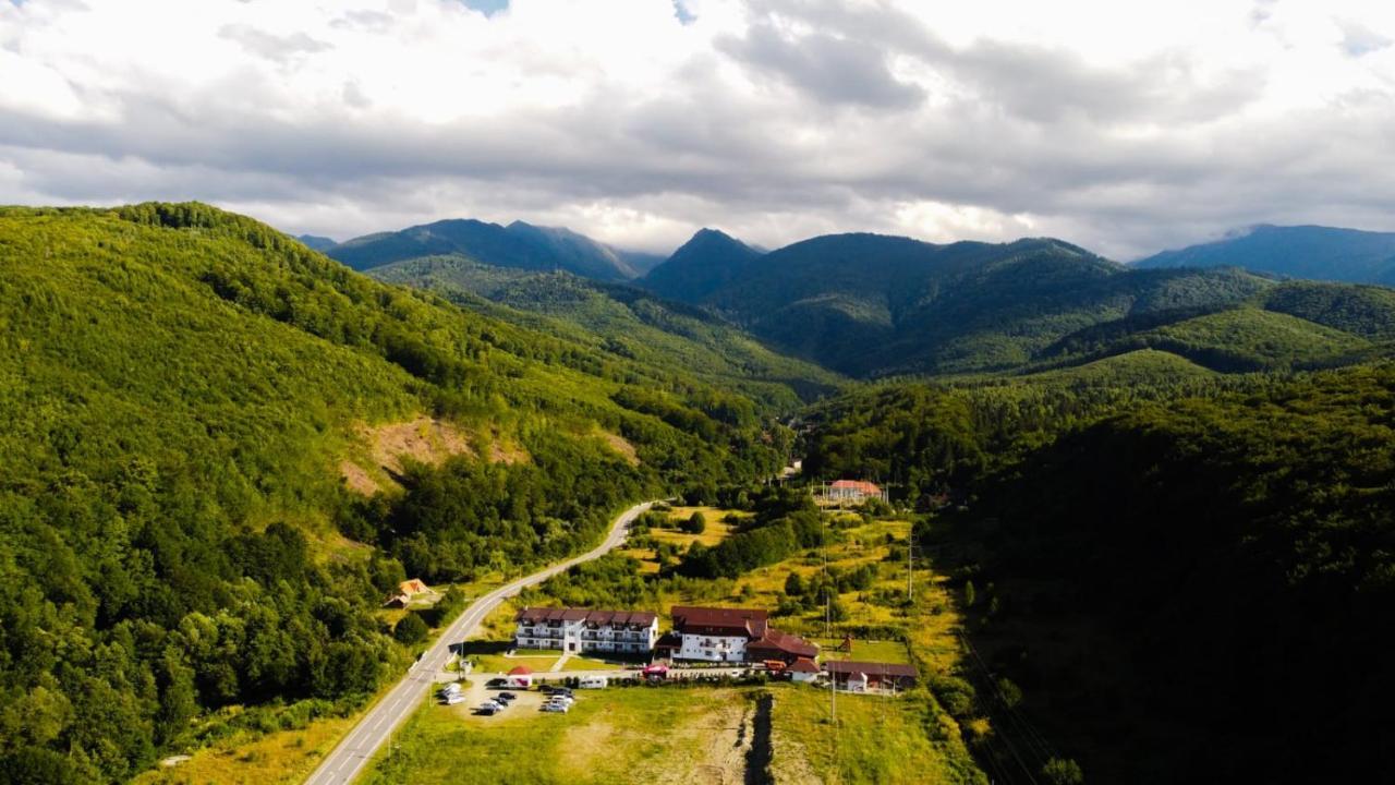 Hanul Patrisiei Cîrţişoara Exterior foto