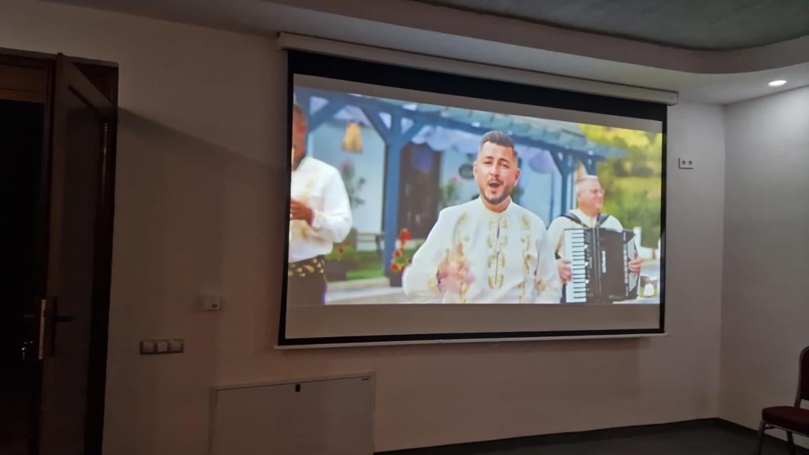 Hanul Patrisiei Cîrţişoara Exterior foto